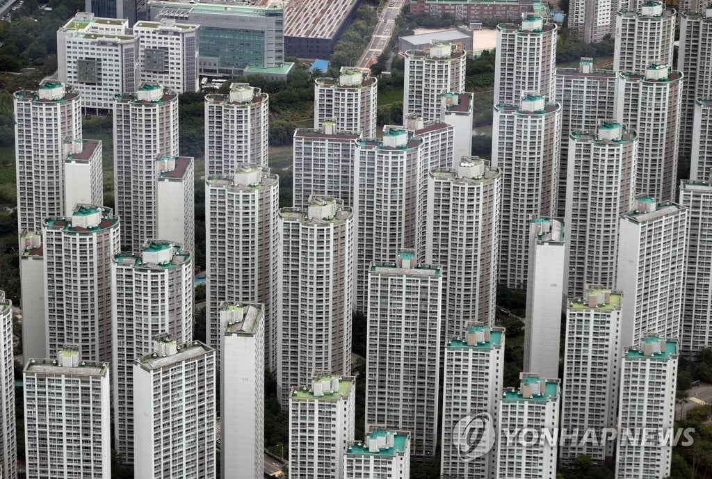 서울 아파트 전월세 거래 역대 최저…전세 줄고 반전세 폭증