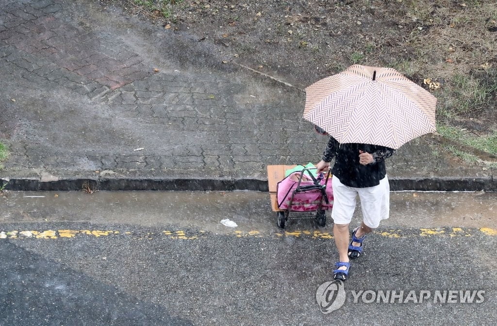 화요일 제주 태풍 `마이삭` 영향권…전남까지 비 내려