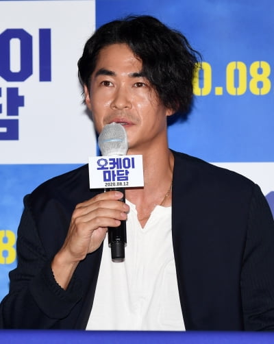 [TEN 포토] '오케이마담' 배정남 "젠틀한 승무원으로 보이고 싶었다"