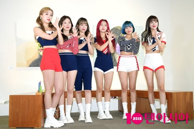 [TEN 포토] 에이프릴 '마법 소녀같은 포즈'