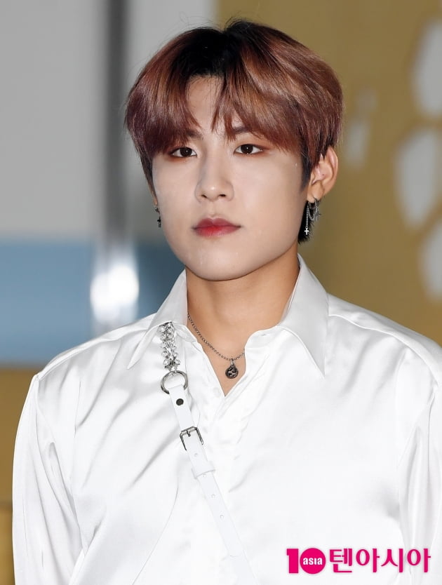 [TEN 포토] AB6IX 박우진 '우수에 젖은 눈망울'