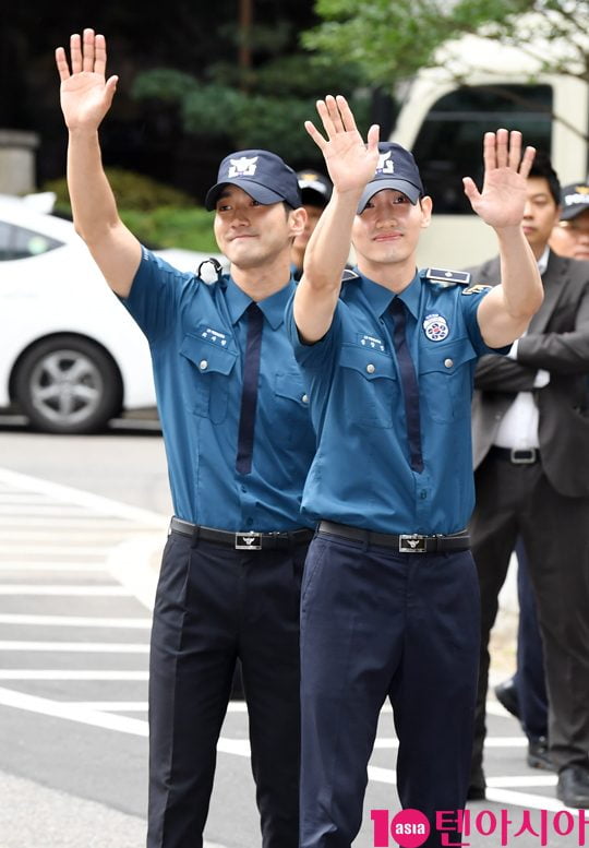 [타임머신] 최강창민·최시원 '한류神 동반전역 하던날'(TEN 컷)