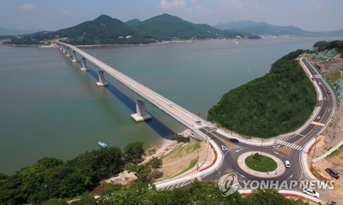 태풍 '바비' 영향…인천 강화군 교동·석모 대교 통제