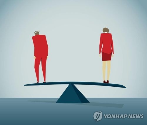 여성 상반신 노출 포함된 성평등 영화 상영한 교사 불기소 처분