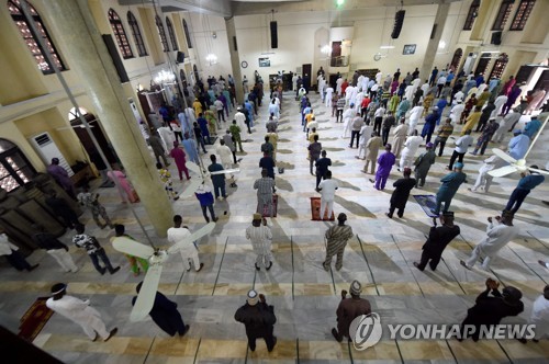 나이지리아 종교법원 '신성모독' 가수에 교수형