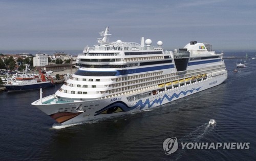 바다 위 확진자 속출…유럽 크루즈선 운항 재개하자마자 비상