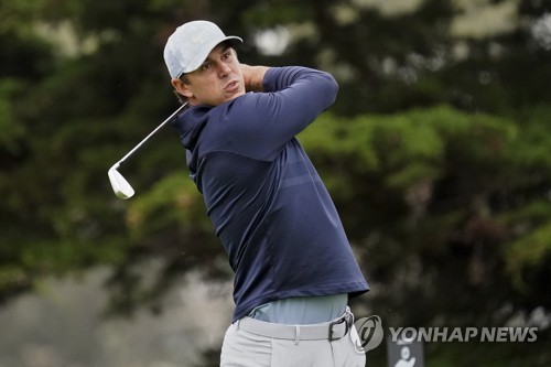 데이, PGA 챔피언십 첫날 선두…우즈는 3타 차 20위권