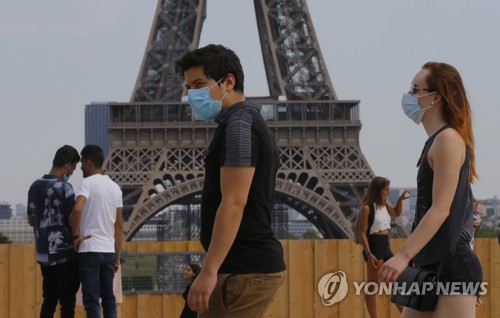 프랑스 파리도 번잡한 야외서 마스크 착용 의무화