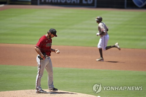 '2이닝 4피홈런' 범가너, 부상자 명단…허리 통증 호소