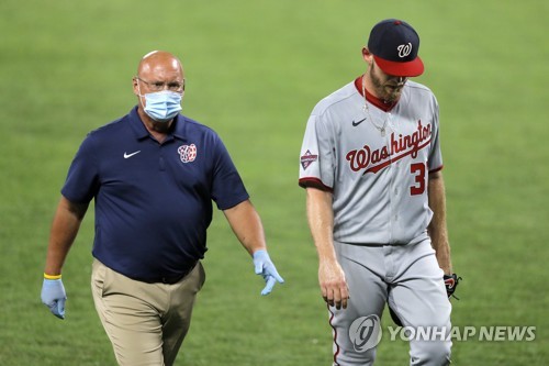 MLB 강속구 투수 스트라스버그 손목 수술…시즌 아웃