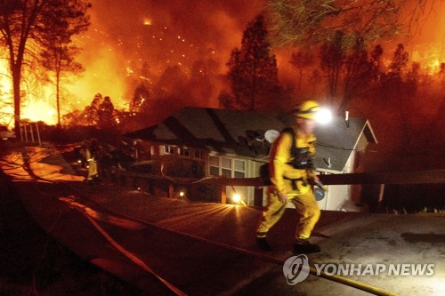 캘리포니아 산불, 마른번개 예보에 확산 우려…미군도 투입