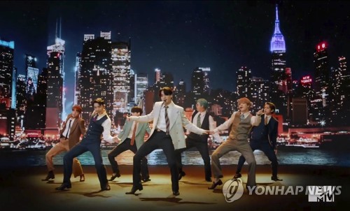 방탄소년단, 美 MTV 어워즈 '베스트 팝' 등 4관왕…신곡 첫무대(종합)