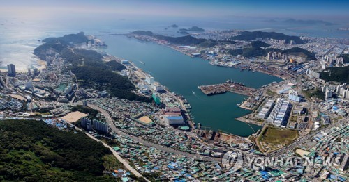 부산항 러시아 선박서 가스누출…러 선원 1명 병원 이송