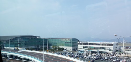 "안전문제 심각한 김해공항 확장안, 공정한 검증 필수"