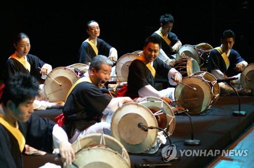 사물놀이, 가야금을 영어로는…국악용어 표준번역시안 마련