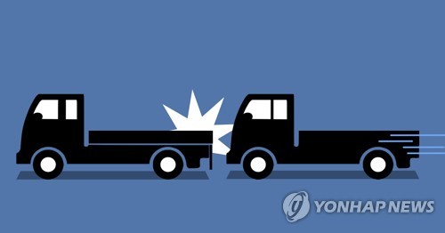 여수서 1t 트럭이 앞서가던 트럭 추돌…1명 사망