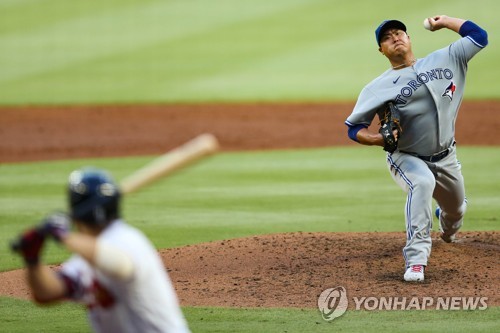 '괴력 부활' 류현진, 5이닝 8K 무실점…세 번째 도전서 첫 승리(종합)