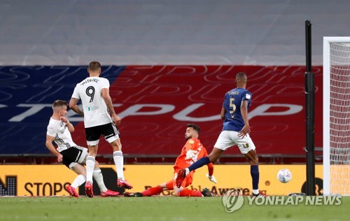 '2천억원짜리 한판' 승자는 풀럼…브렌트퍼드 꺾고 EPL 복귀