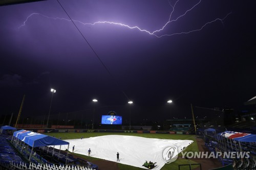 MLB 토론토-탬파베이전, 4회 우천 서스펜디드…17일 재개