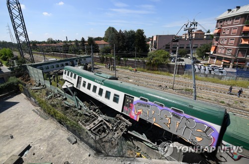 기관사 자리비운 새 브레이크 없는 질주…이탈리아 또 열차 사고