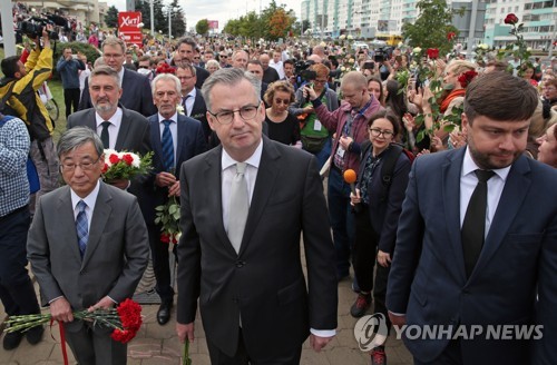 벨라루스서 장기집권 루카셴코 대선 승리 불복 시위 닷새째 지속(종합)