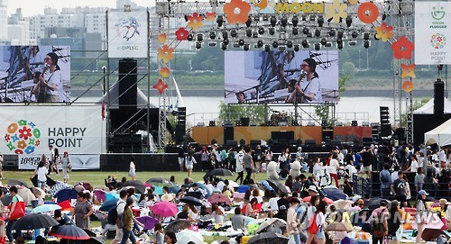 '썸데이 페스티벌' 결국 연기…코로나19 확산에 가을축제 타격