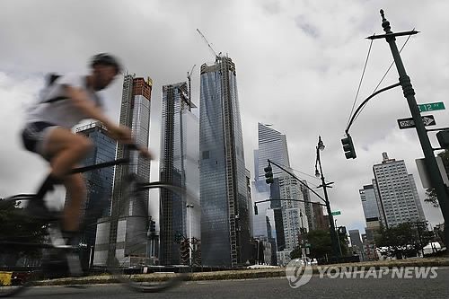 "코로나19로 글로벌기업 디지털 전환 박차…사무실 축소"