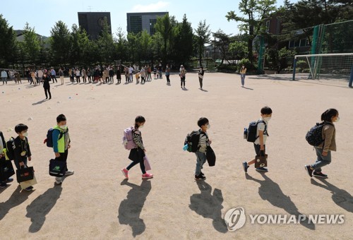 코로나에 외국인 유학생 6년 만에 줄었다…어학연수·교환학생↓