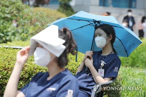 제주 푹푹 찌는 찜통 무더위 지속…"건강 관리 유의"