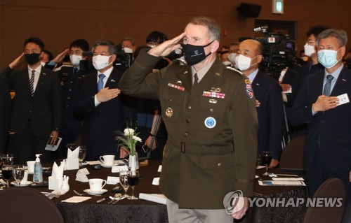 주한미군 사령관 "한국 정부, 코로나19 억제할 것으로 확신"