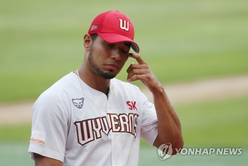 김민규 1군 무대 첫 승·핀토 벌써 10패…두산, SK에 완승