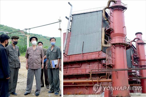 북한 '경제원로' 박봉주, 김덕훈 총리와 시찰…노하우 전수하나