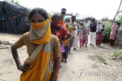 세계 코로나19 급속확산 뒤엔 정쟁·휴가철·열악한 빈민가