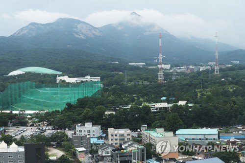 홍남기 "그린벨트해제 태릉골프장만 검토…10시30분 대책발표"(종합)