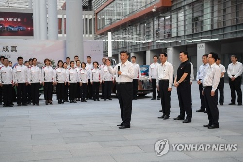 시진핑 "차기 경제발전 계획 잘 세워야"…美의존 줄이나