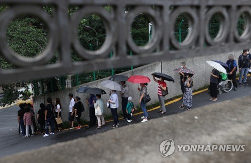 중국, 오늘부터 한국인 입국 제한 완화…필요한 절차는