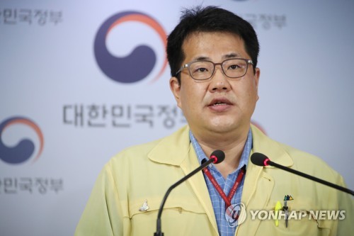 정부 "전공의 집단휴진, 대화로 풀 것…진료 공백 없도록 준비"