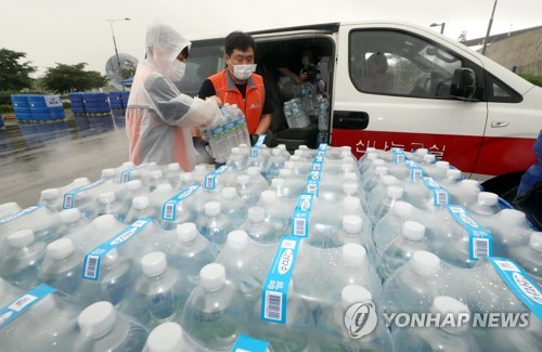 인천 '수돗물 유충' 사태 안정세…학교 급식 정상 재개