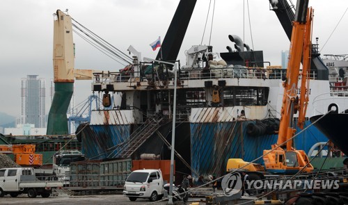 러 선박 한인 선장 확진…'부산항 n차 감염' 확산