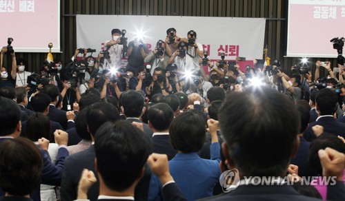 통합, 원내투쟁 전열정비…8월 '핀셋국회' 예고