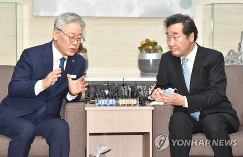 "차기선호도 이재명 19% 이낙연 17%…첫 역전"(종합2보)