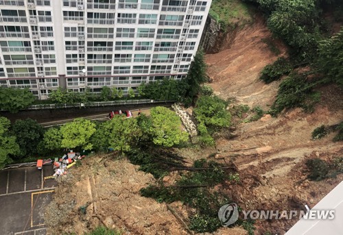 연이은 집중호우에 태풍 북상…부산시 재난안전본부 가동