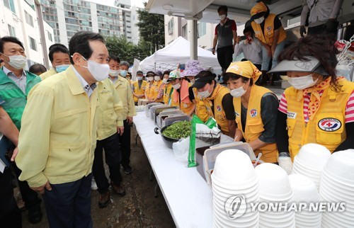 "치워도 치워도 끝 안보여" 수마 할퀸 대전 아파트 복구 현장