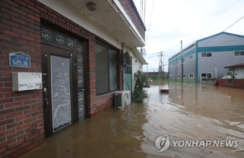 '범람 위험' 여주·용인 청미천 인근 주민들 긴급대피