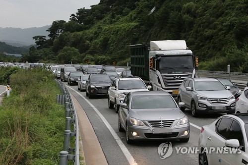 중부는 '물폭탄'에 곳곳 비상…남부는 찜통더위에 '헉헉'