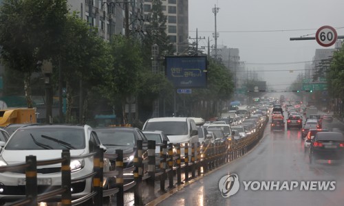 서울 주요 도로 곳곳 교통통제…출근길 교통혼잡(종합2보)