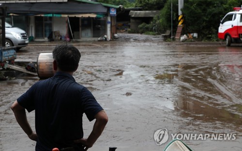 '물폭탄'에 이재민도 속출…강원 모레까지 500mm '초긴장'(종합2보)