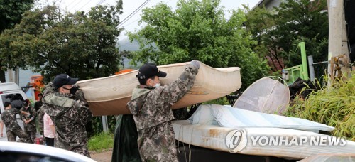 가평서 토사에 펜션 매몰돼 구조작업중…"3명 대피 못 해"