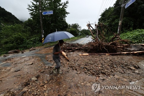 펜션·호텔에 토사 덮치고 급류에 휩쓸리고…가평 곳곳 아수라장