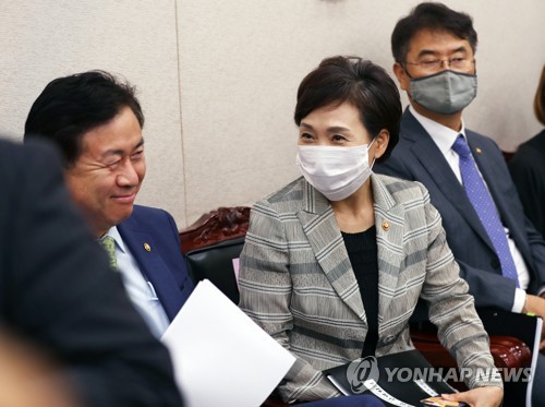 김현미 "부동산세법, 수익회수 시스템…부동산 제어장치 될 것"